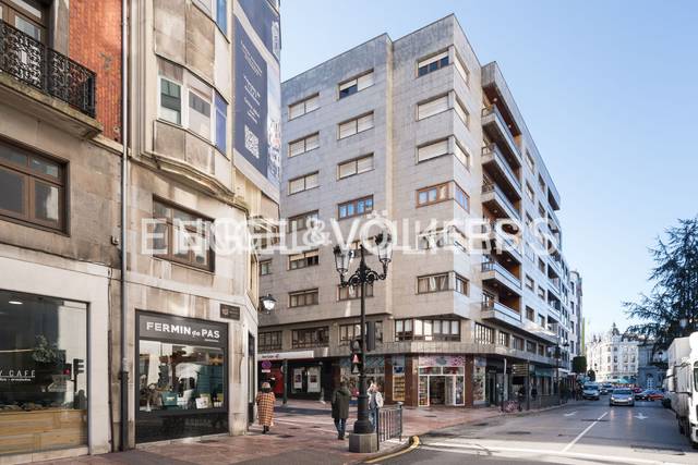 Piso en Venta en Salesas - Foncalada - Campoamor