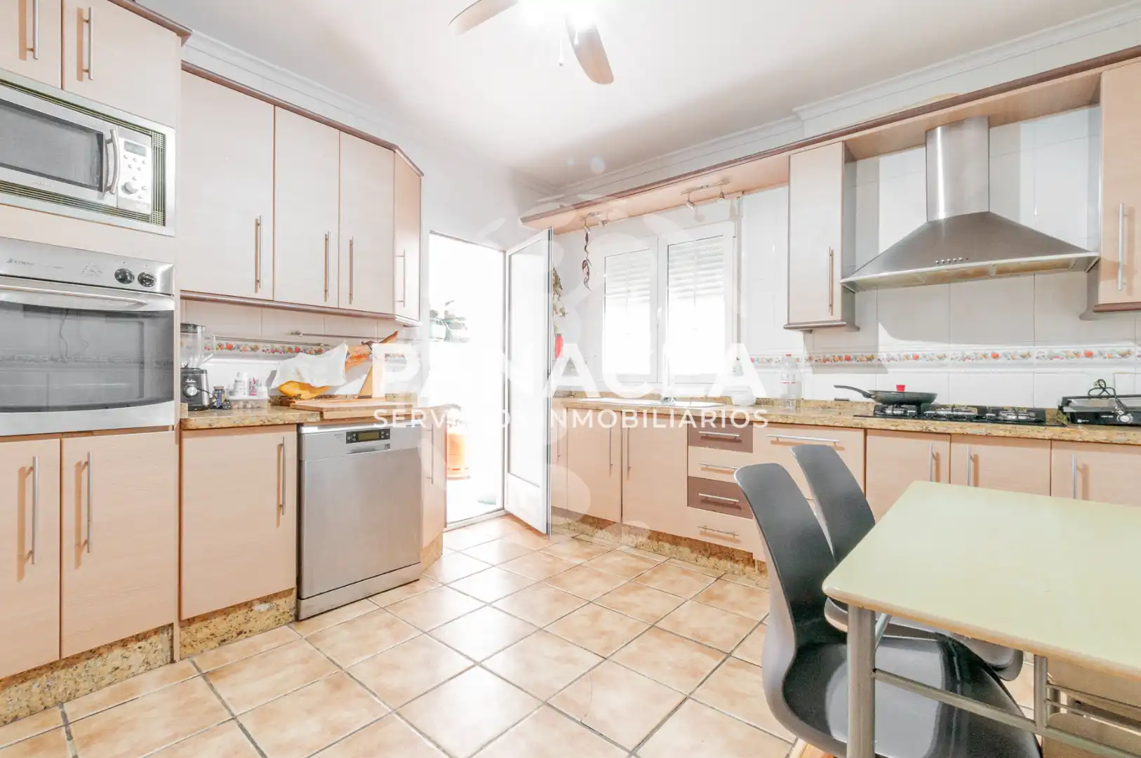 Kitchen of Flat for sale in Roquetas de Mar  with Furnished, Oven and Washing machine