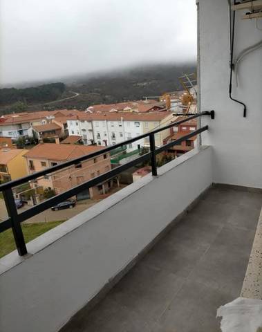 Piso en Venta en Avenida Soledad Vega Ortiz, 80 en Jarandilla de la Vera