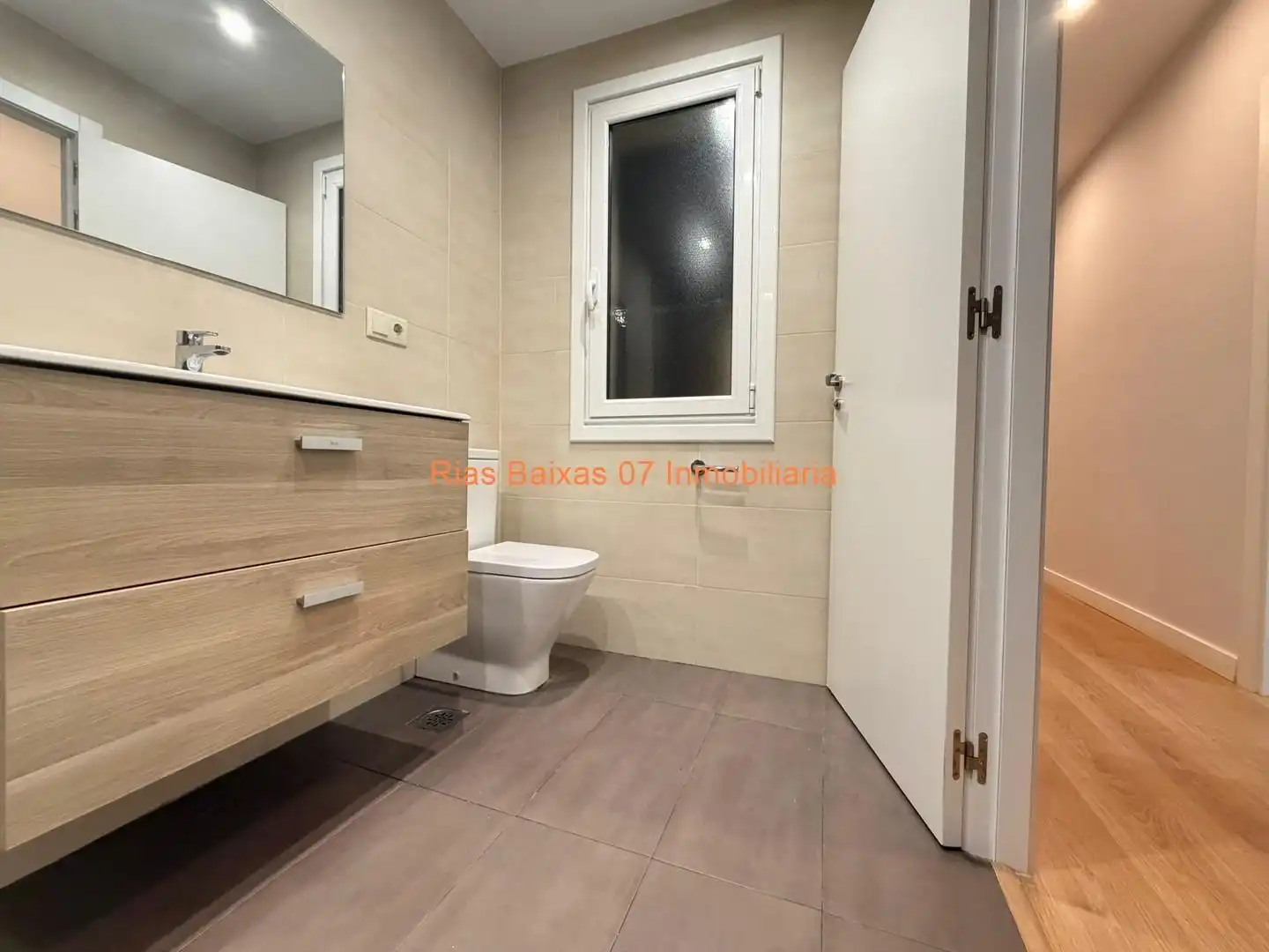 Bathroom of Flat for sale in Vigo   with Heating and Terrace