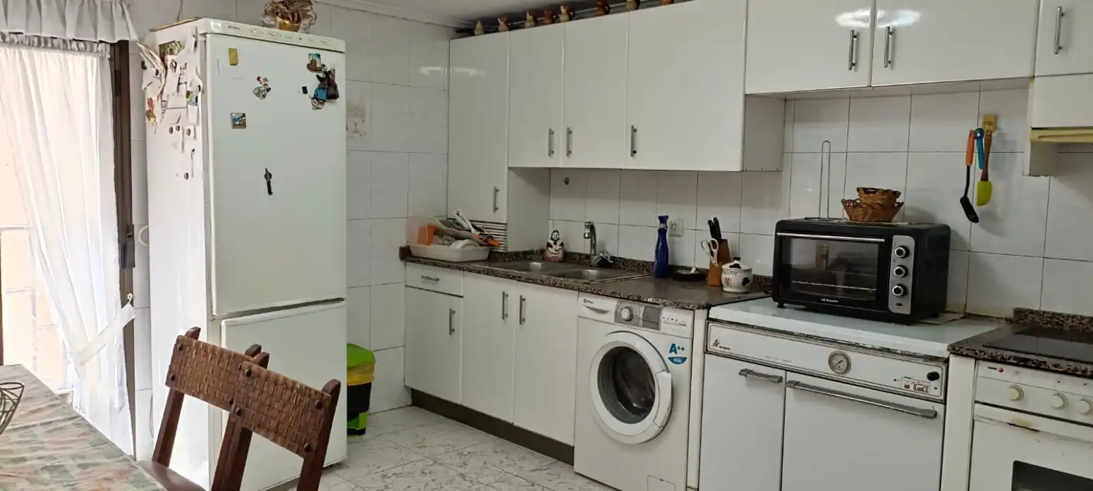 Cuina de Casa o xalet en venda en Viguera amb Calefacció, Terrassa i Balcó