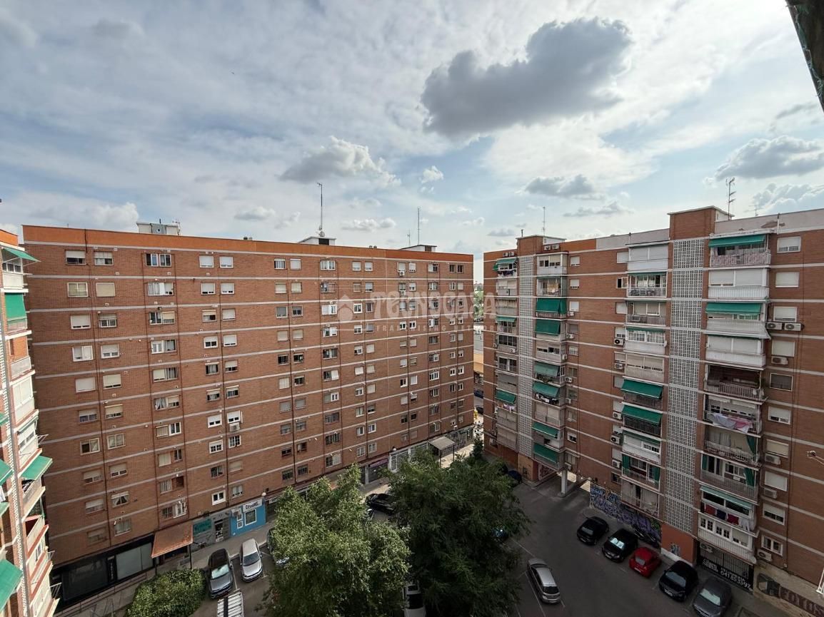 Vista exterior de Pis en venda en  Madrid Capital amb Aire condicionat, Calefacció i Parquet