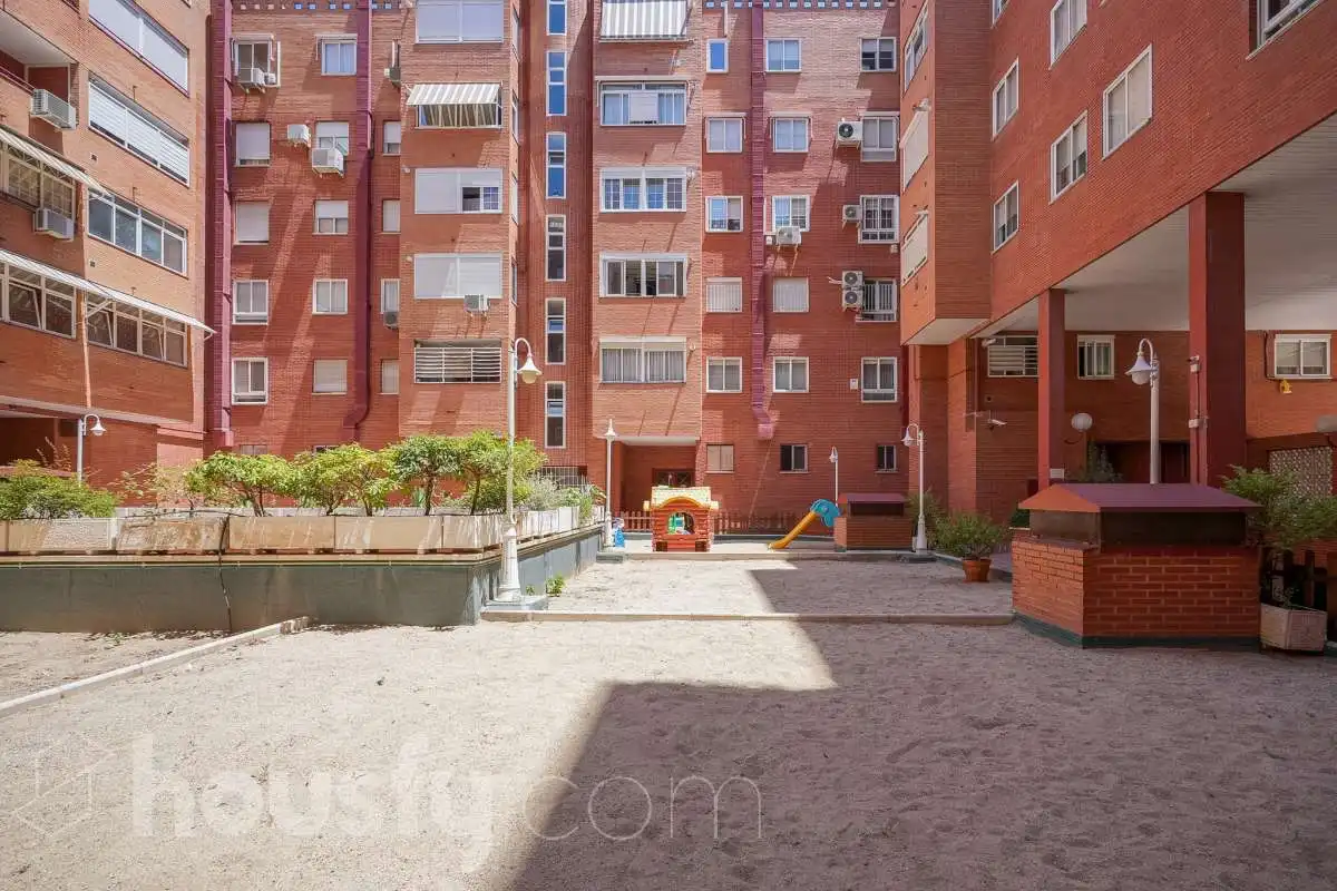 Exterior view of Flat for sale in Madrid  with Air Conditioner, Heating and Terrace