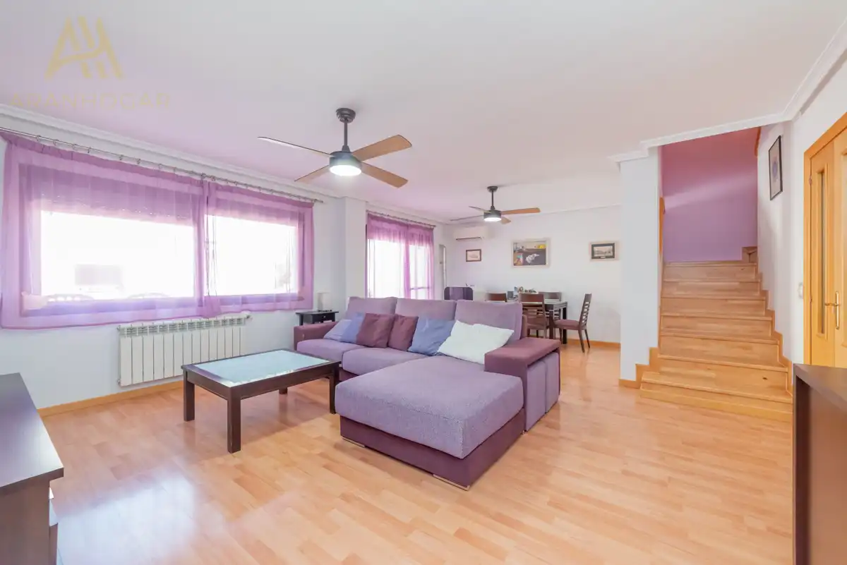 Detached house with terrace for sale in Calle de Islas Galapagos, imagen 3