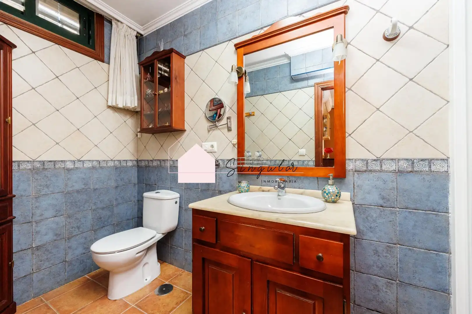Badezimmer von Haus oder Chalet zum Verkauf in Tui mit Heizung, Abstellraum und Schwimmbad