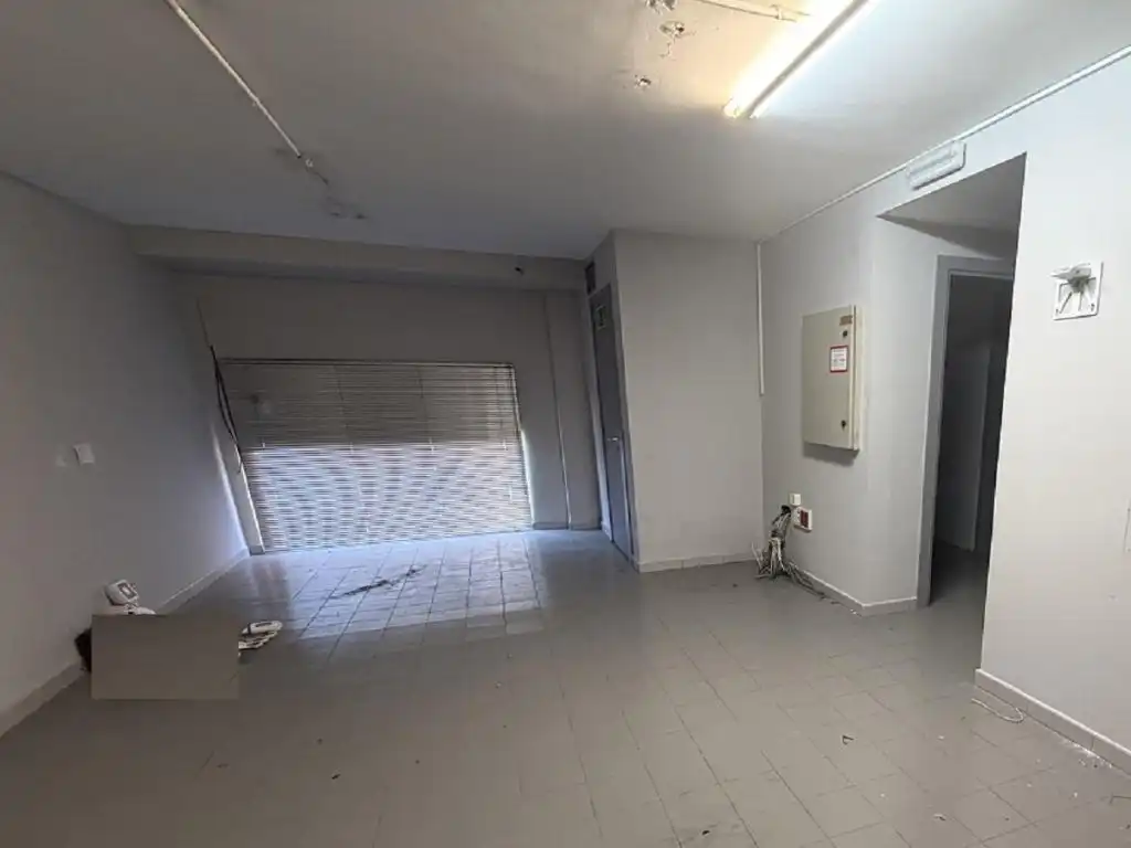 Local comercial en venta en Avenida Toreros 7, imagen 3