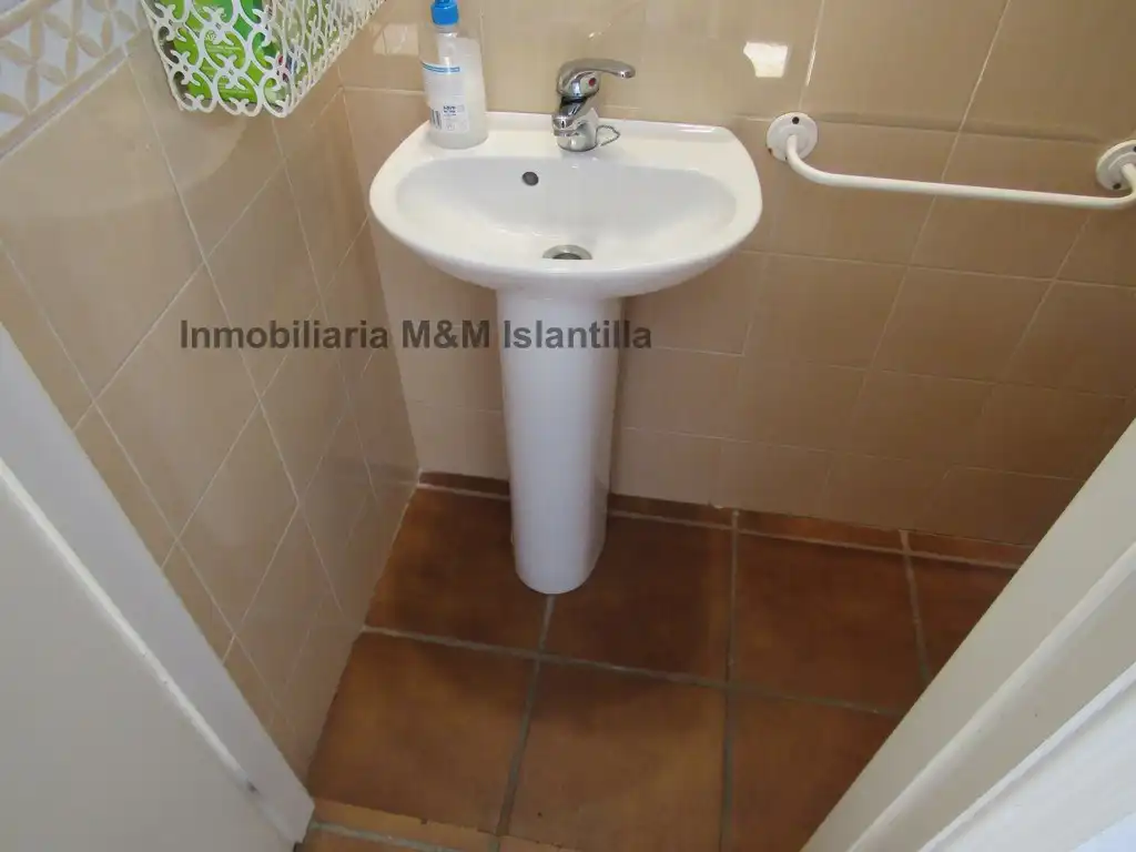 Baño de Casa adosada en venta en Islantilla con Terraza, Trastero y Amueblado