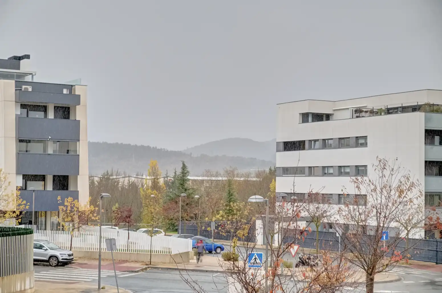 Außenansicht von Wohnung zum Verkauf in Burlada / Burlata mit Heizung, Terrasse und Abstellraum