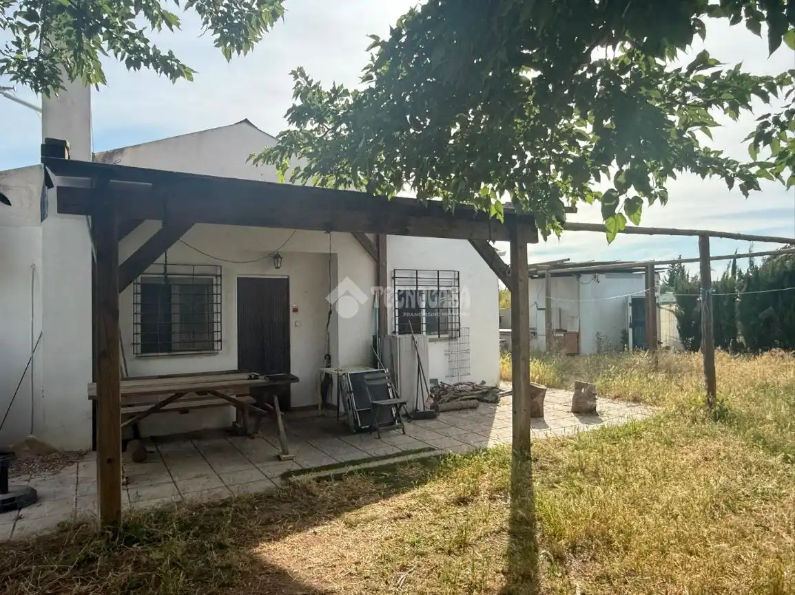 Finca rústica en venta en Arahal con Calefacción y Piscina