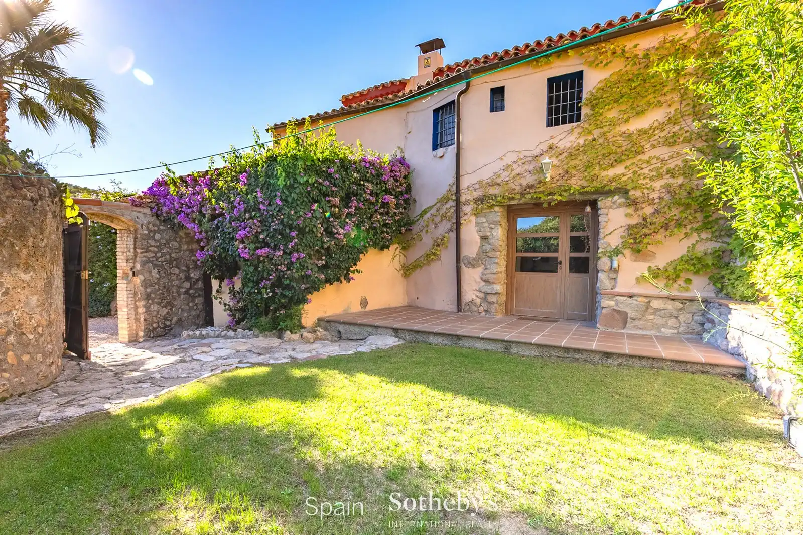 Casa amb piscina en venda a Torrelles de Foix, imagen 3
