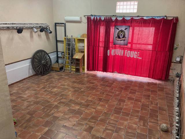 Local comercial en Alquiler en Golmés