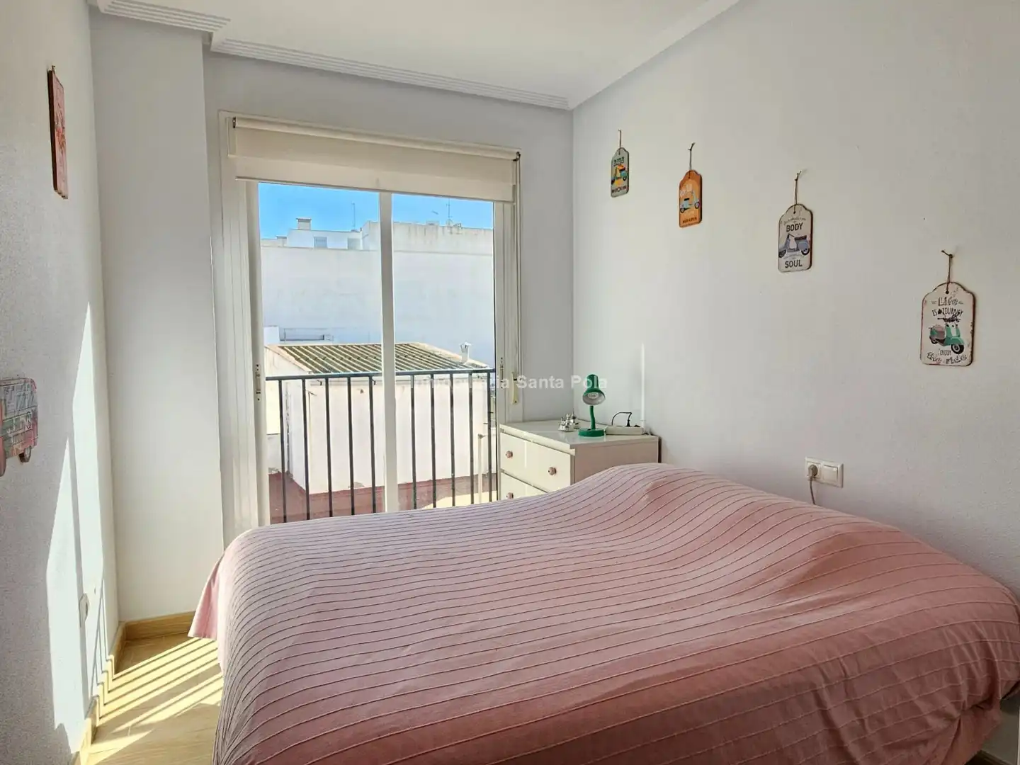 Schlafzimmer von Dachboden zum Verkauf in Santa Pola mit Klimaanlage, Heizung und Terrasse
