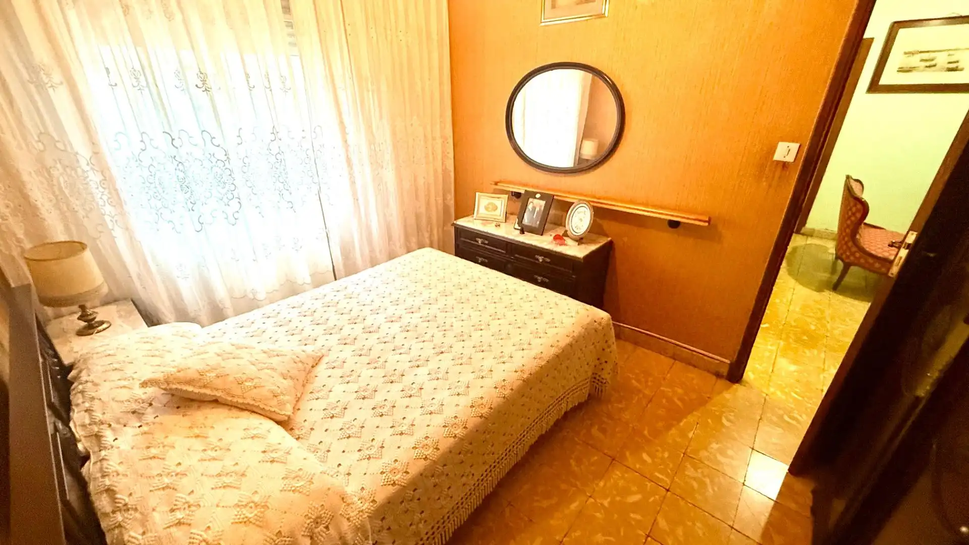 Dormitori de Casa o xalet en venda en Ourense Capital  amb Aire condicionat, Calefacció i Moblat