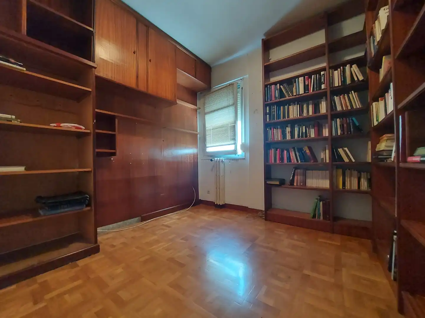 Habitación de Piso en venta en  Logroño con Calefacción, Parquet y Terraza