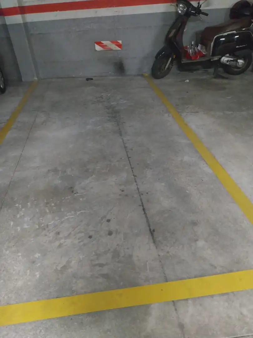 Einzelparkplatz zum Verkauf in Avinguda de Argentina