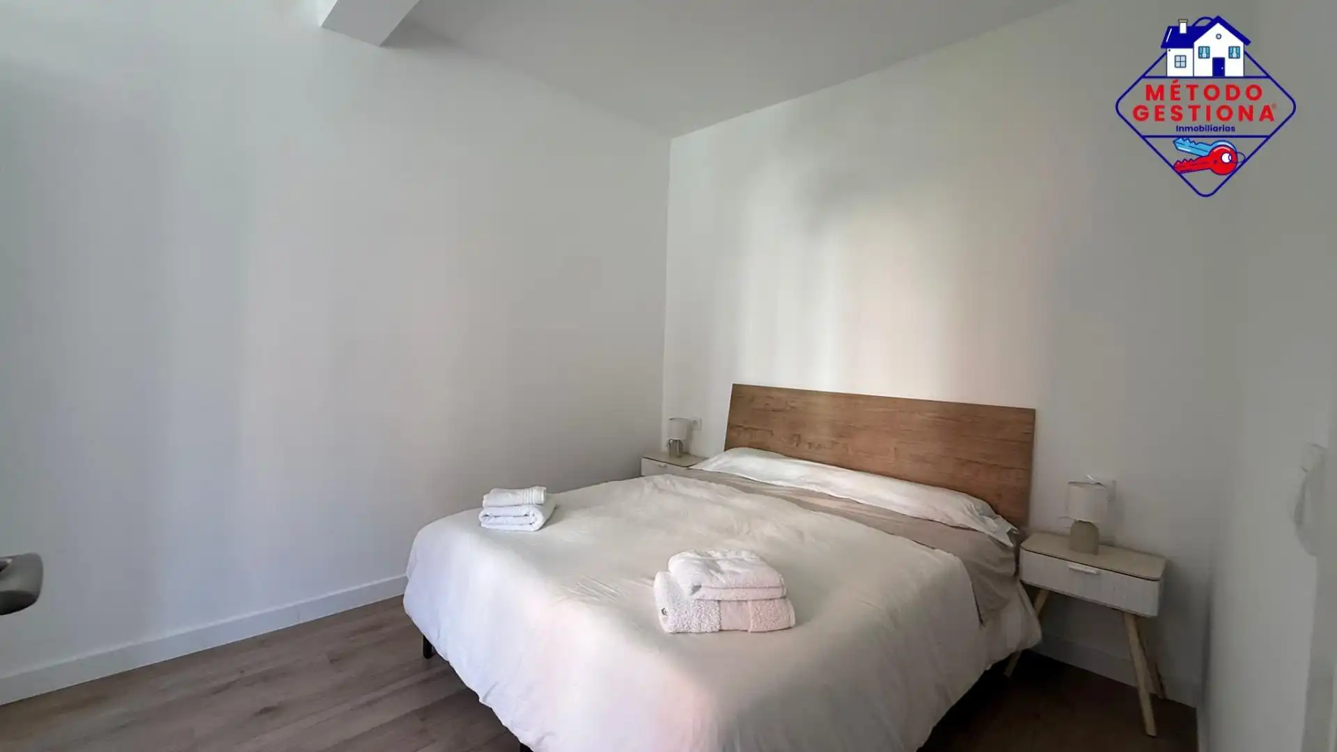 Schlafzimmer von Wohnung zur Miete in Santander mit Heizung