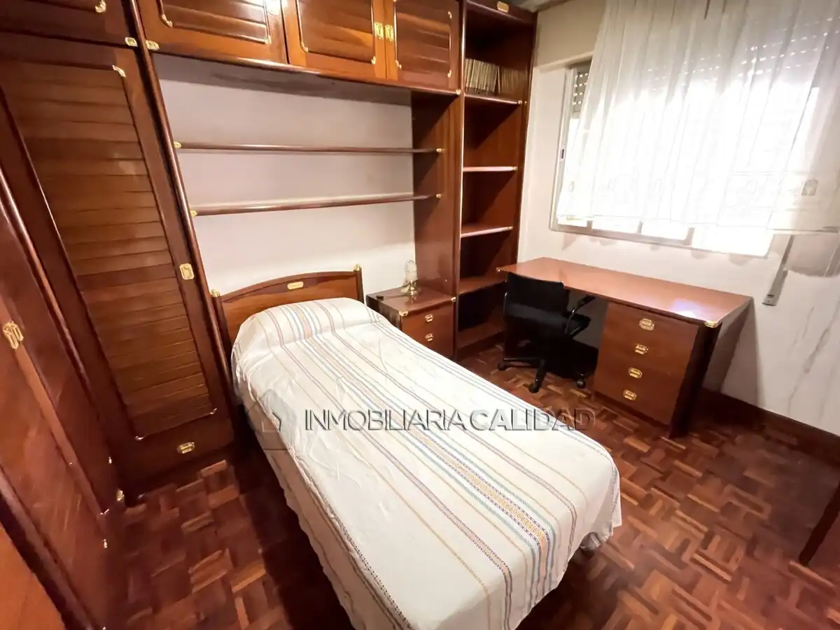 Bedroom of Flat for rent in Burgos  with Heating and Furnished