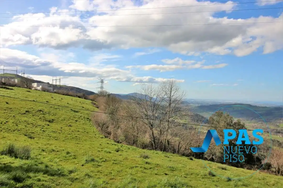 Casa o xalet en venda en Solórzano amb Jardí privat