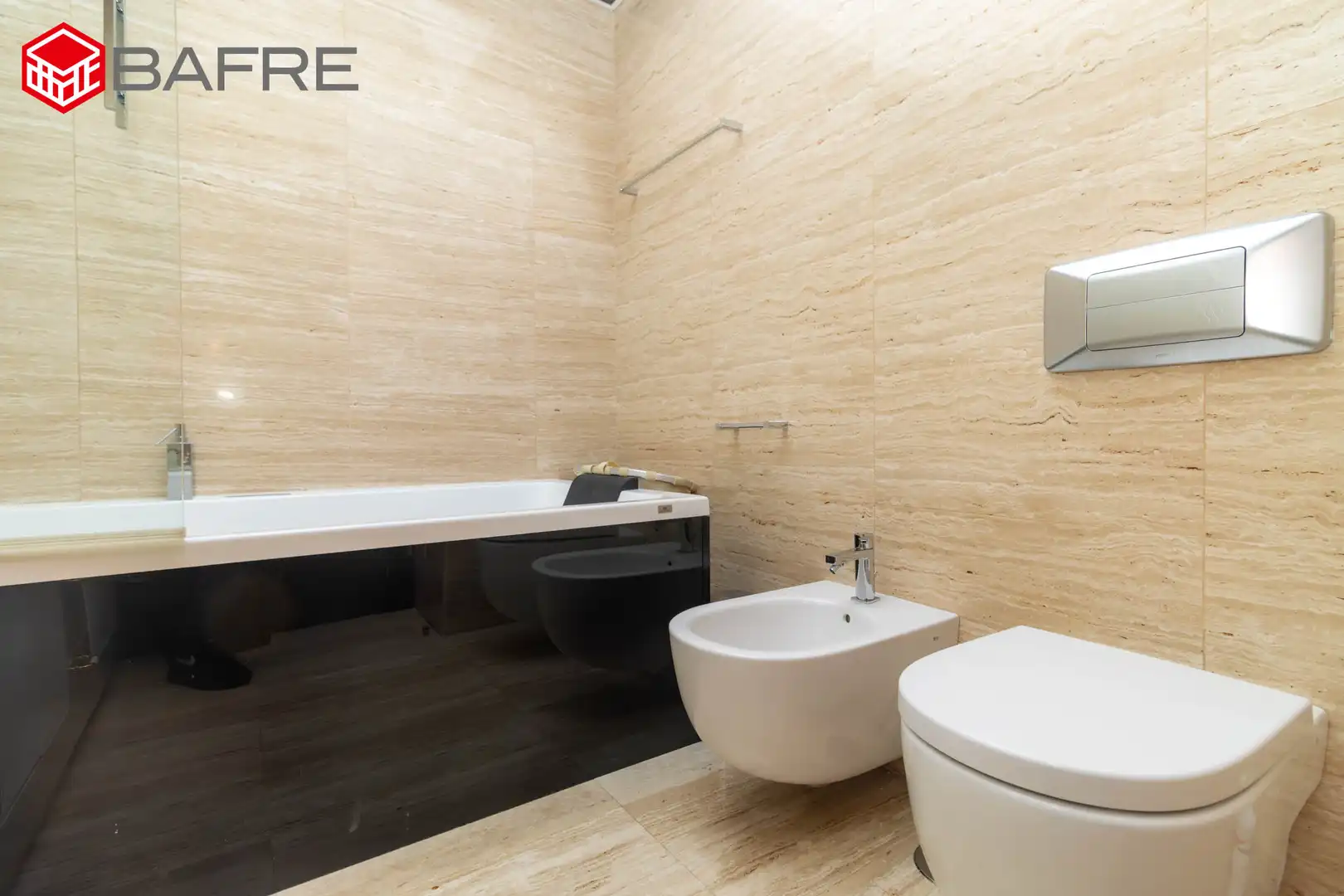 Bathroom of Houses for sale in Pozuelo de Alarcón  with Air Conditioner, Private garden and Storage room