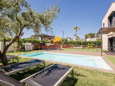 Villa mit Pool zum Verkauf in Les Tres Cales