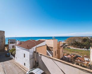 Vista exterior de Pis de lloguer en Sant Pol de Mar amb Terrassa