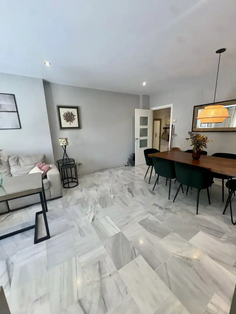 Comedor de Piso en venta en Tomares con Aire acondicionado, Calefacción y Piscina comunitaria