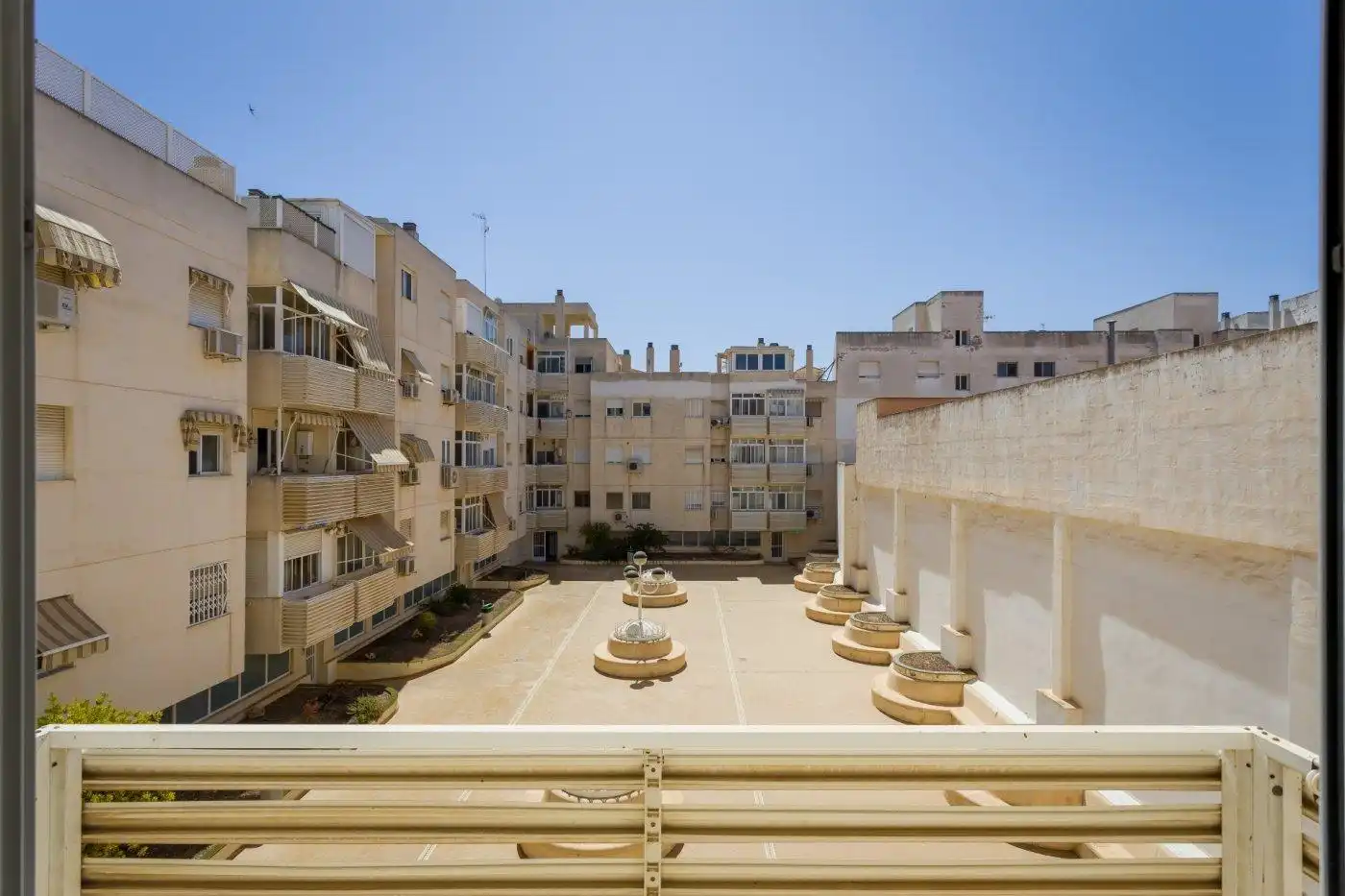 Vista exterior de Pis en venda en Cartagena amb Aire condicionat i Jardí privat