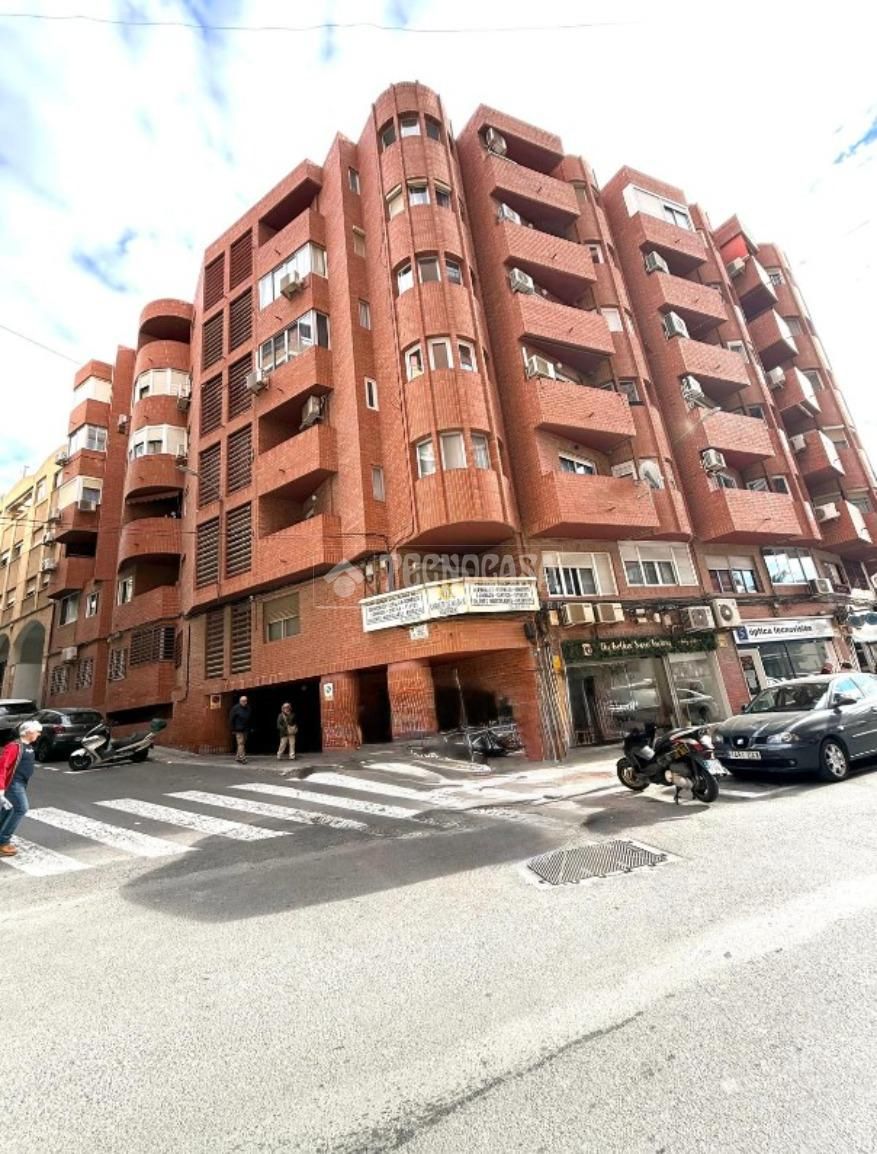 Vista exterior de Pis en venda en Alicante / Alacant amb Aire condicionat i Calefacció