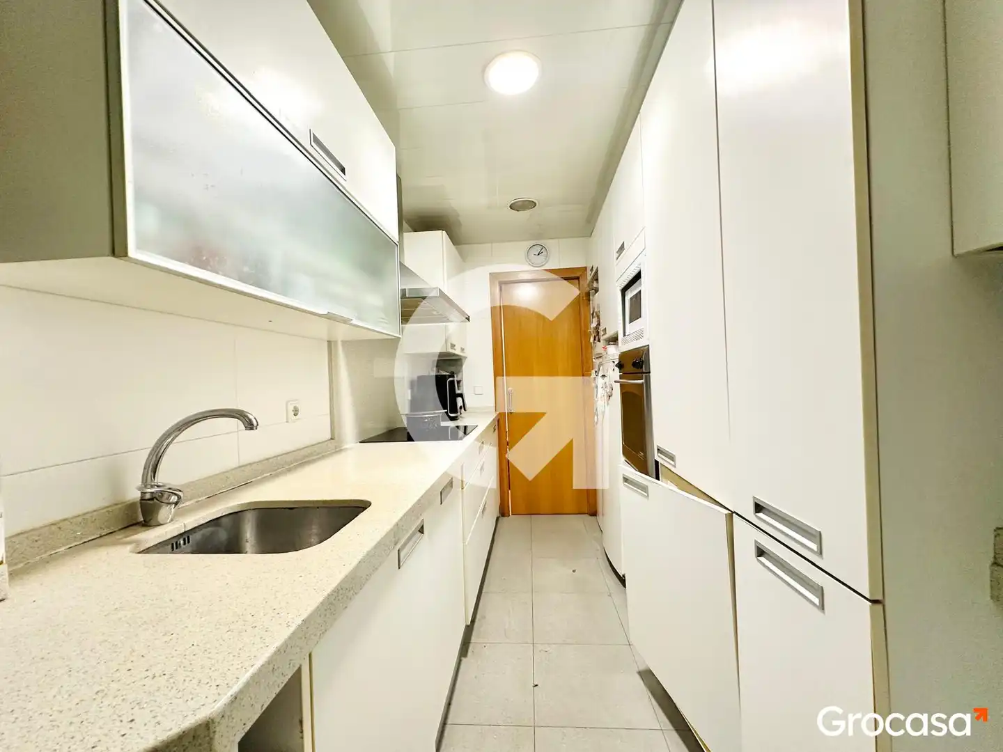 Kitchen of Flat for sale in Barcelona  with Air Conditioner, Heating and Oven