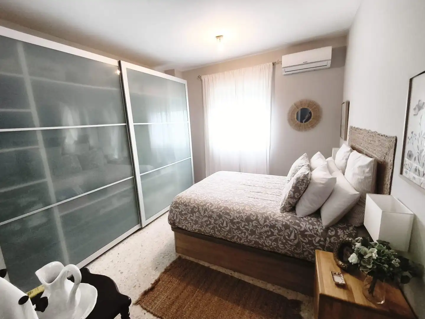 Bedroom of Flat for sale in Sevilla  with Air Conditioner and Storage room