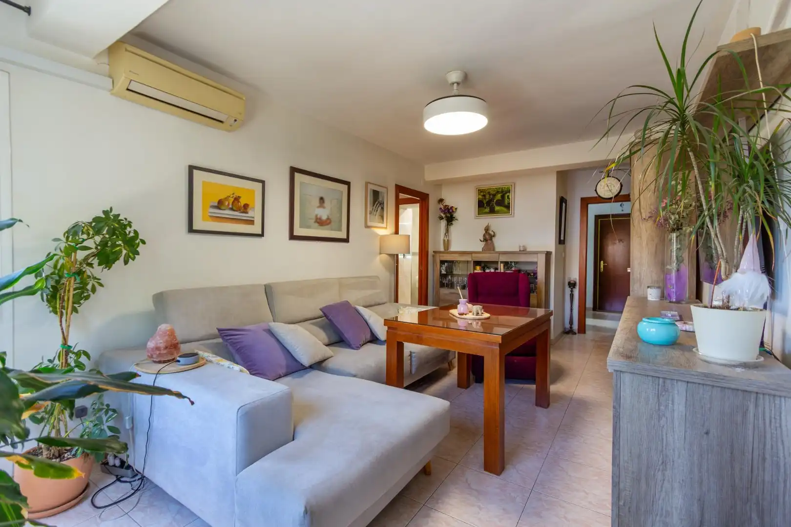 Sala d'estar de Pis en venda en Granada amb Aire condicionat i Terrassa