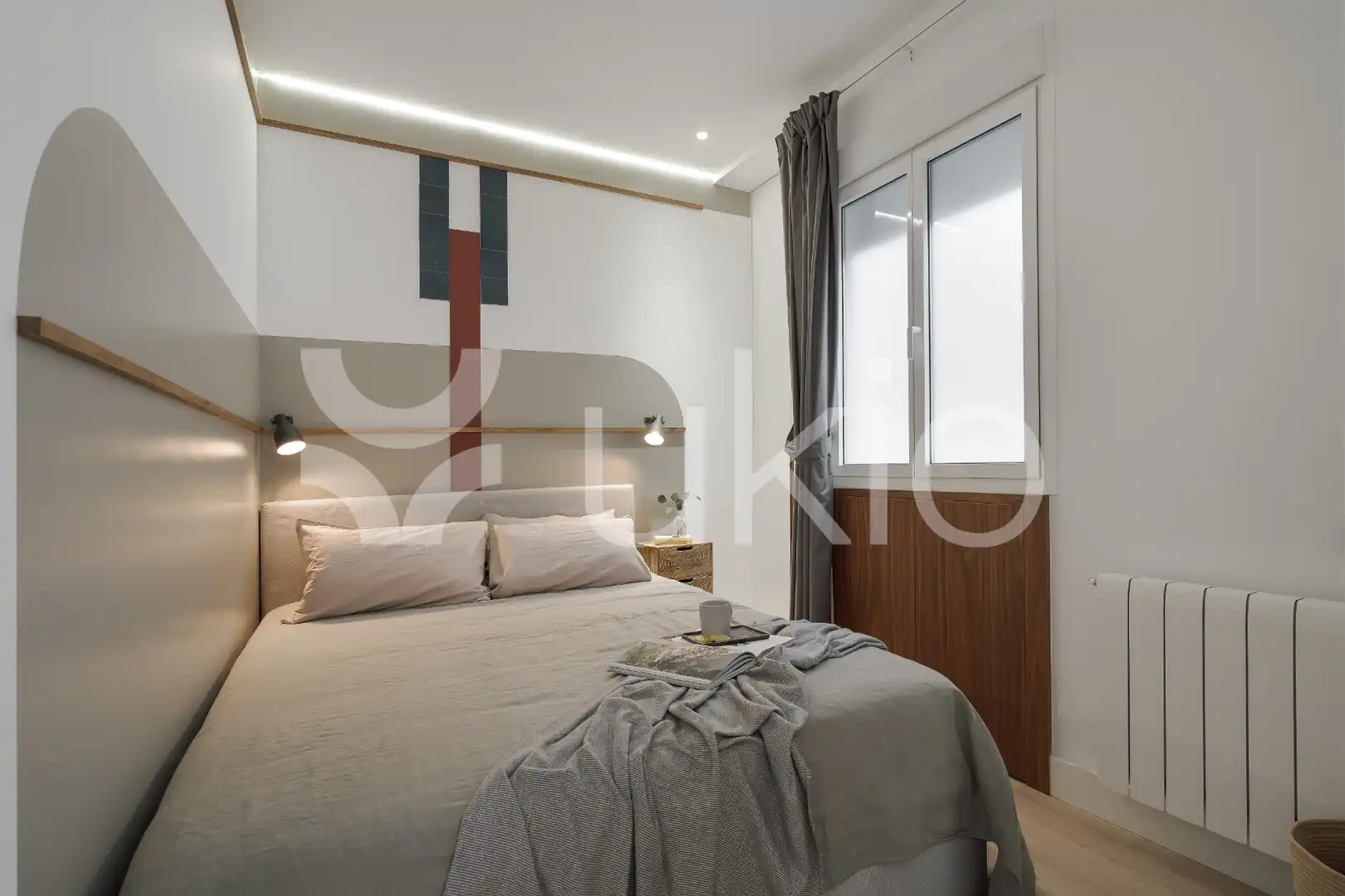 Dormitori de Apartament de lloguer en Madrid amb Aire condicionat, Calefacció i Moblat
