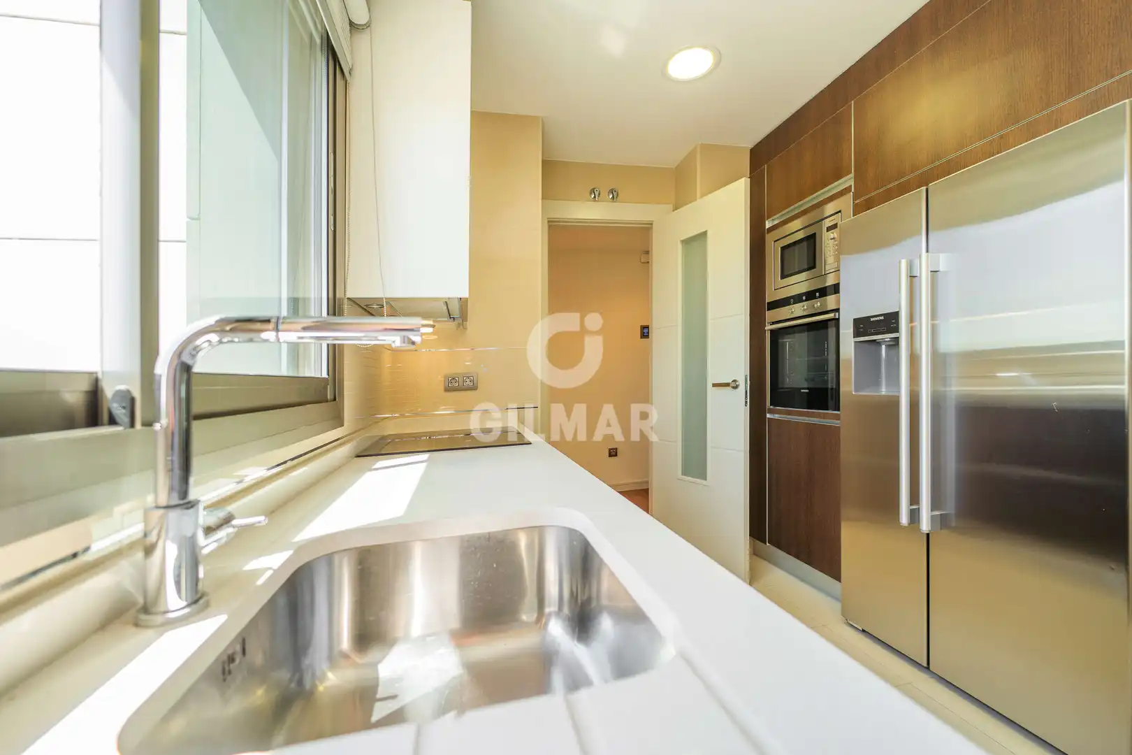 Kitchen of Duplexes for sale in Pozuelo de Alarcón  with Heating, Private garden and Storage room
