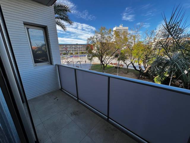 Piso en Alquiler en Avinguda de Jacinto Benavente en Pueblo