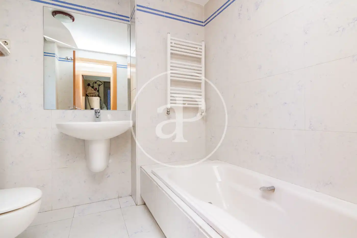 Bathroom of Attic for sale in Madrid  with Air Conditioner, Heating and Private garden