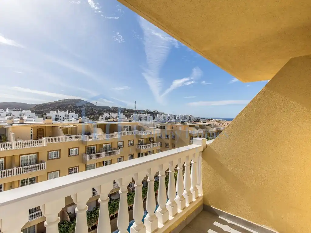 Vista exterior de Àtic en venda en Arona amb Piscina comunitària