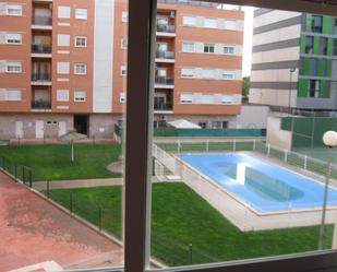 Piscina de Apartament de lloguer en Ciudad Real Capital amb Aire condicionat i Piscina