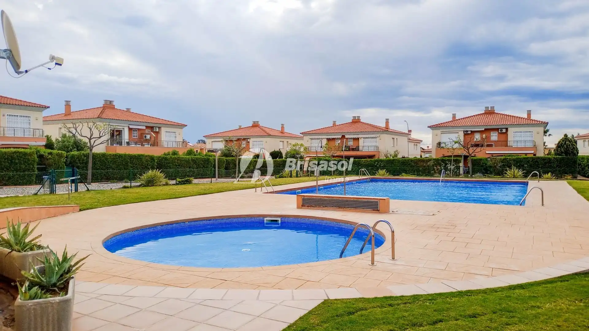 Piscina de Planta baja en venta en Mont-roig del Camp con Aire acondicionado, Terraza y Amueblado