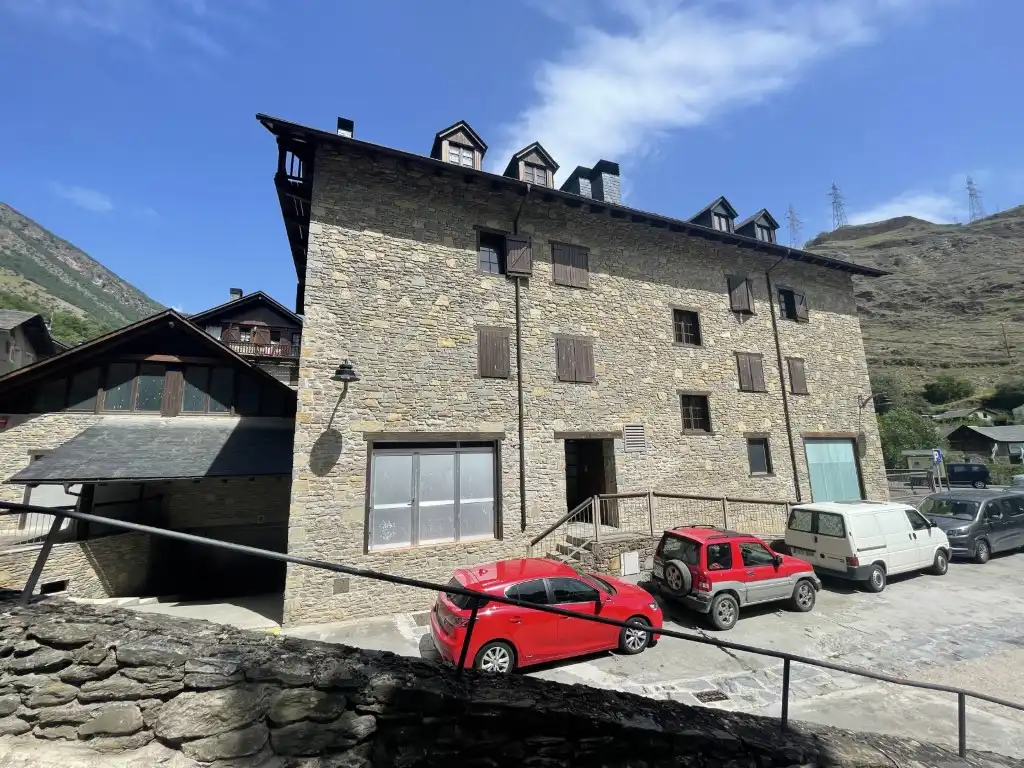 Exterior view of Flat for rent in Llavorsí  with Oven, Washing machine and Balcony