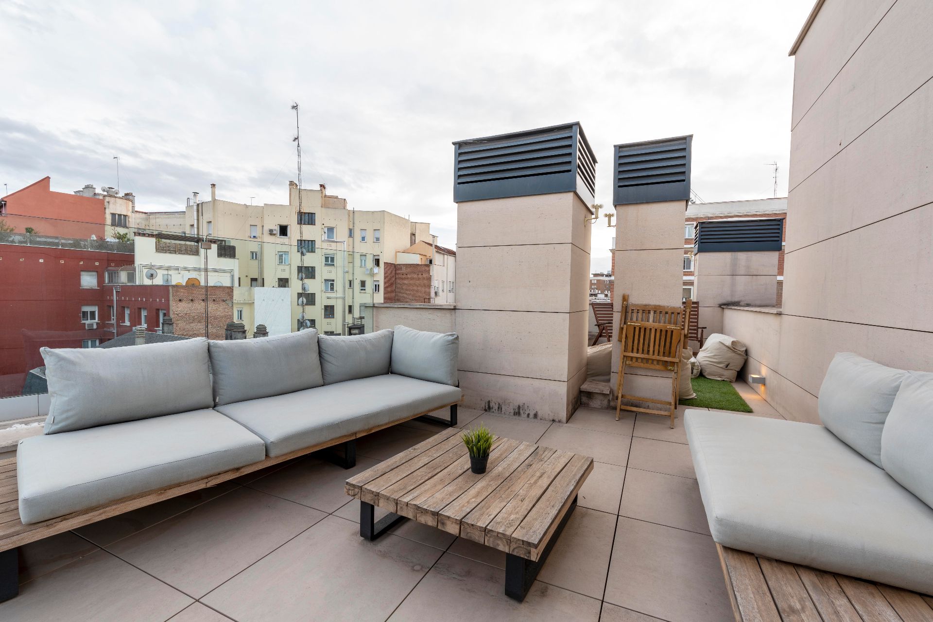 Terrassa de Àtic de lloguer en  Madrid Capital amb Aire condicionat, Calefacció i Parquet