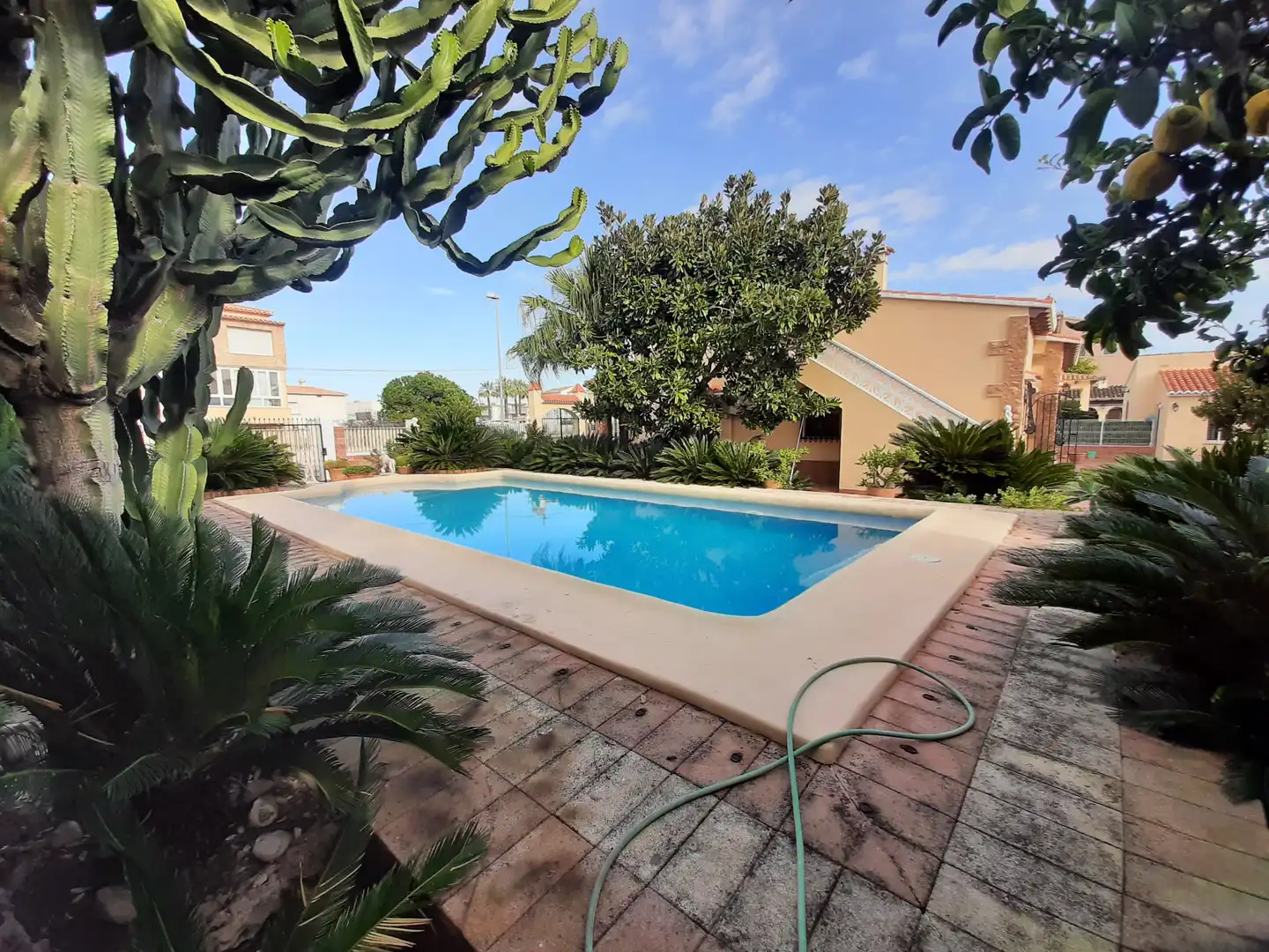 Piscina de Casa o chalet de alquiler en Oliva con Aire acondicionado, Jardín privado y Terraza