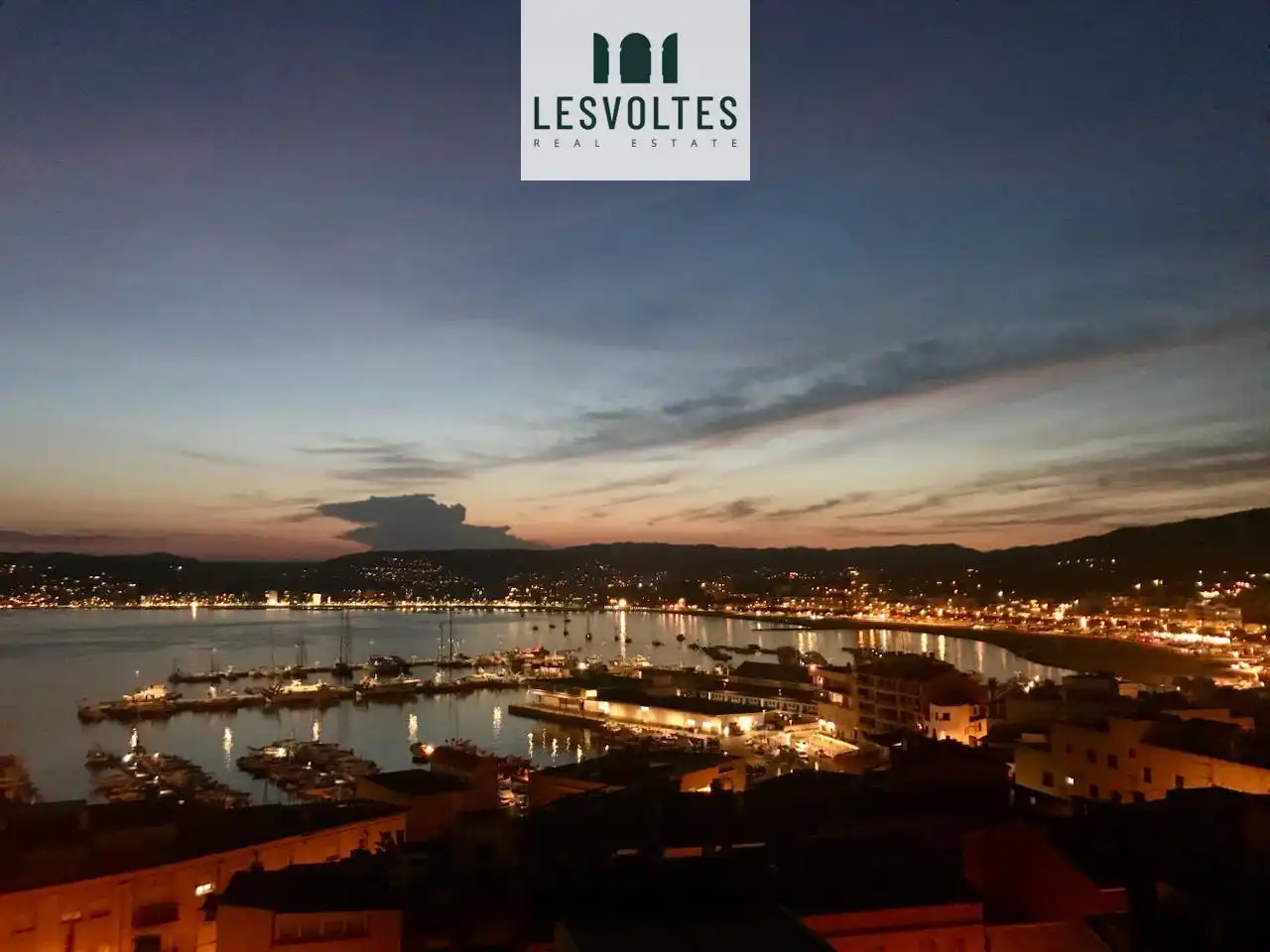 Vista exterior de Apartamento en venta en Palamós con Calefacción, Parquet y Balcón