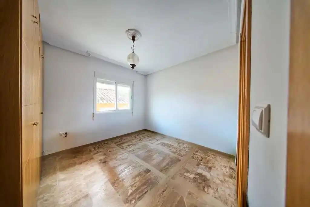 Piso en venta en Calle LUIS MAGAÑA, Baza