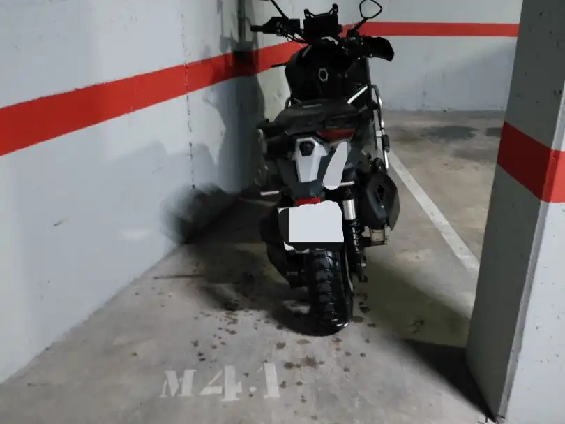 Parkplatz von Garage zur Miete in Mercat