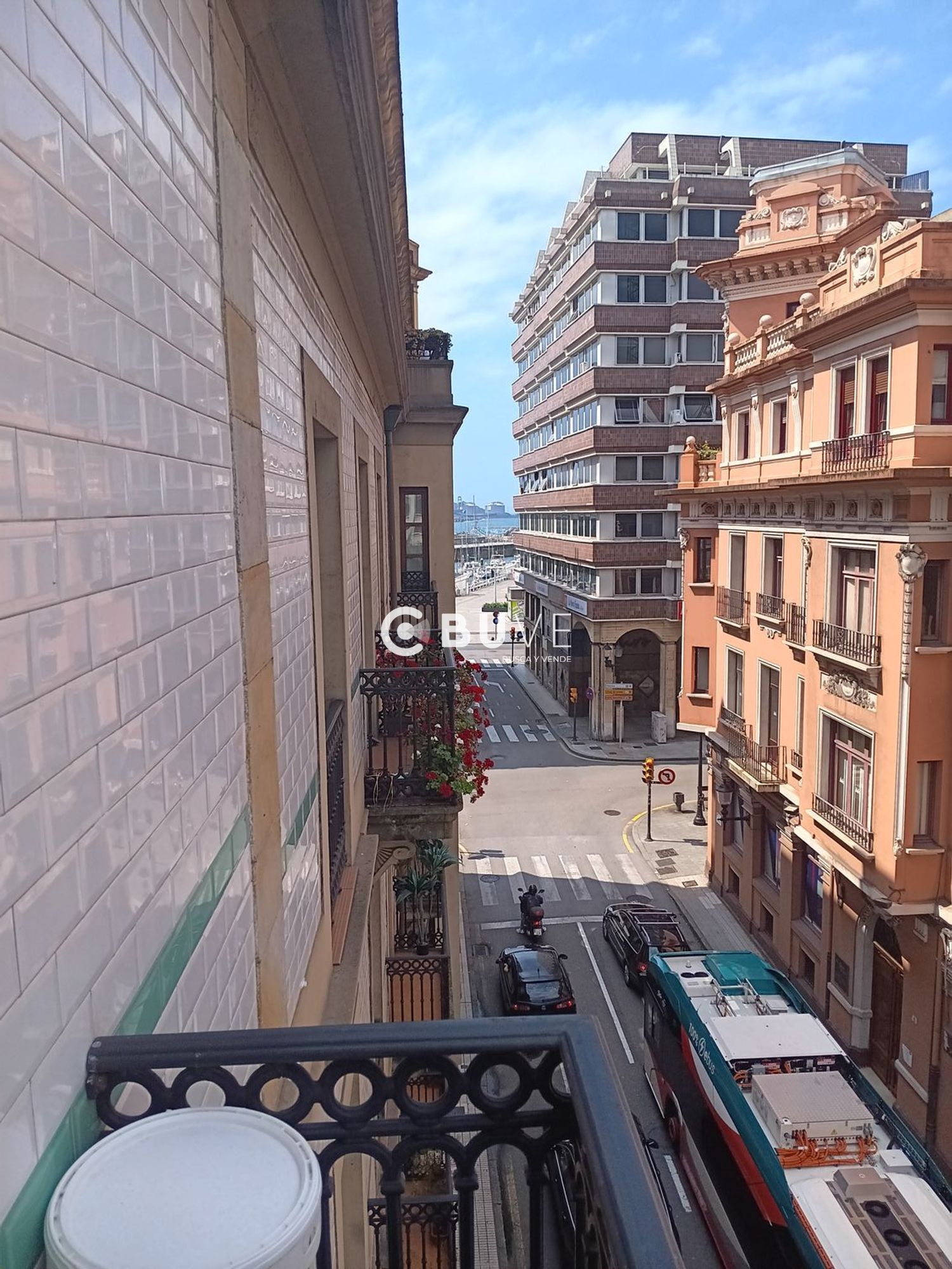 Vista exterior de Pis en venda en Gijón  amb Terrassa