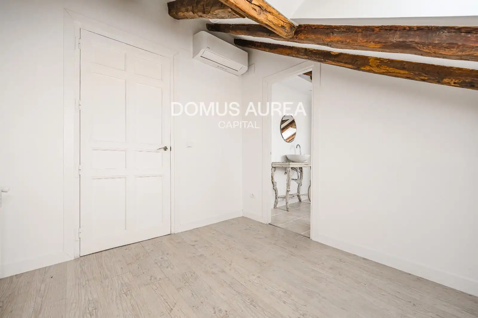 Habitación de Ático de alquiler en Madrid con Aire acondicionado, Calefacción y Parquet