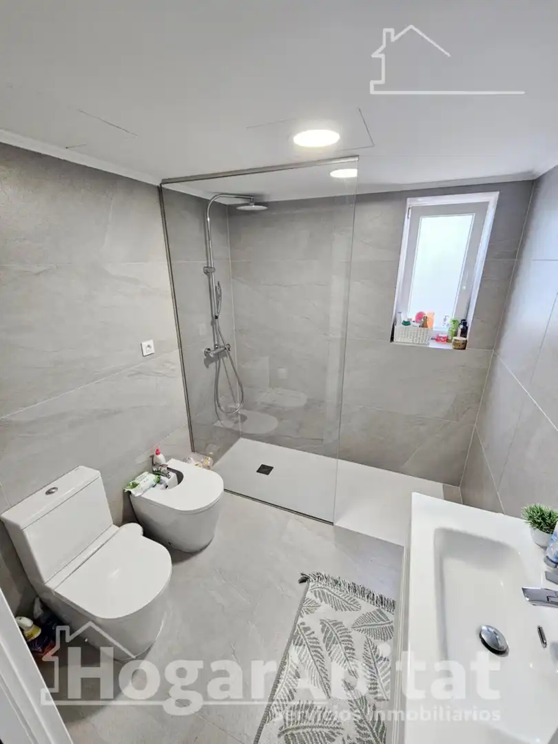 Bany de Casa o xalet en venda en Almazora / Almassora amb Aire condicionat, Terrassa i Traster