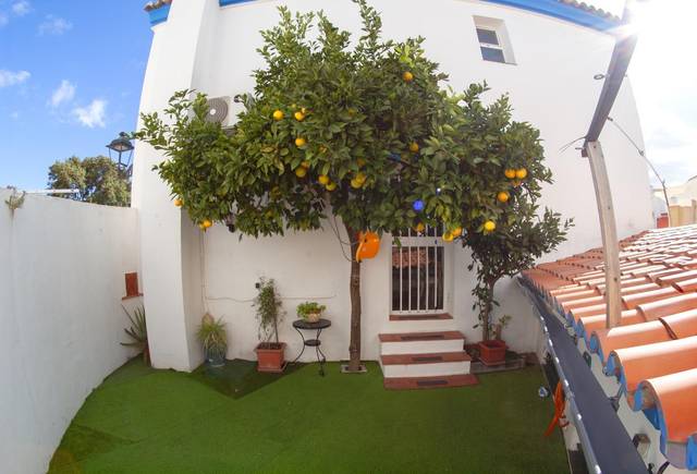 Casa adosada en Venta en Urbanizacion DORNILLO en Los Barrios