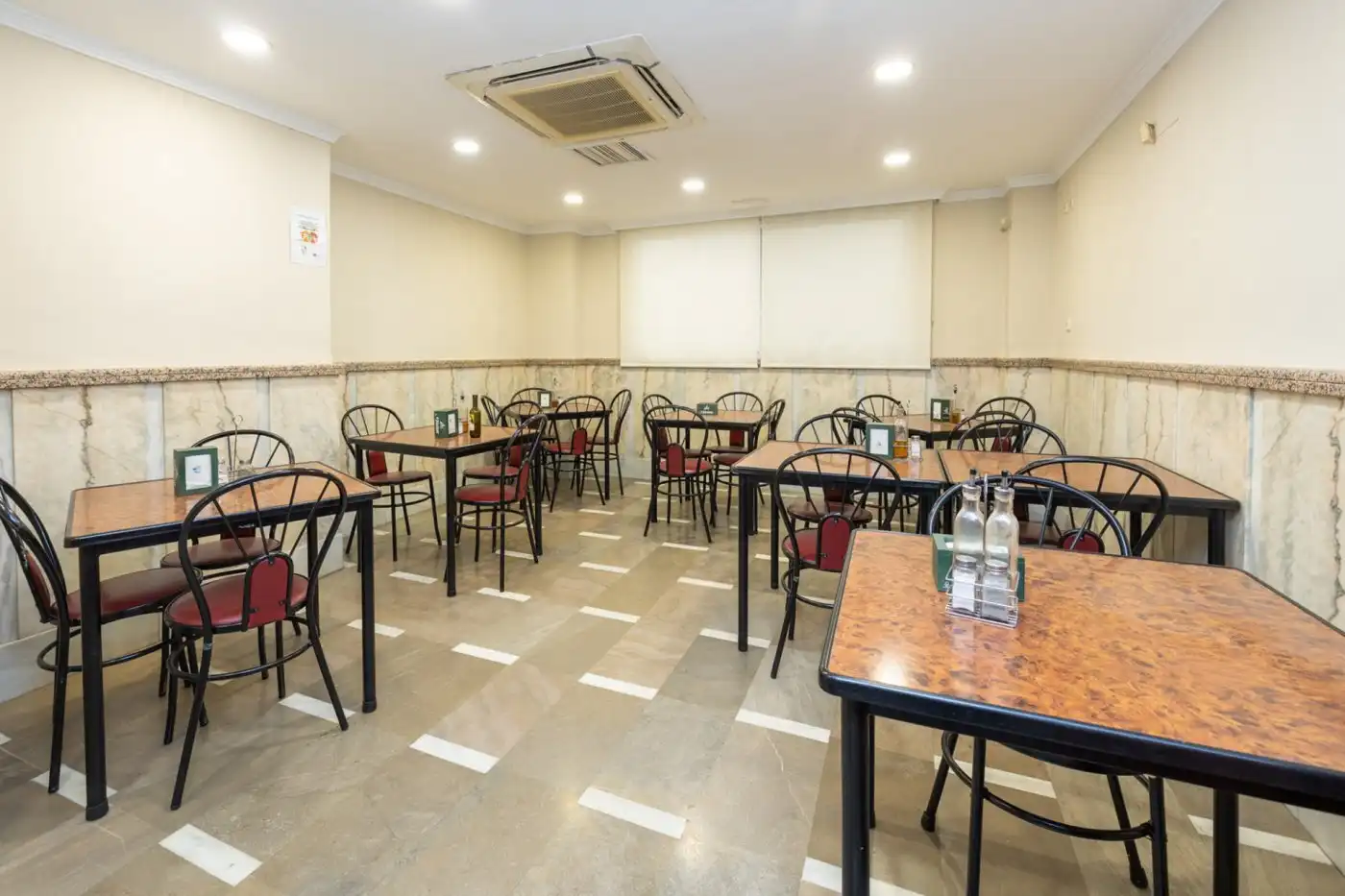 Local en venta en Granada con Aire acondicionado y Amueblado