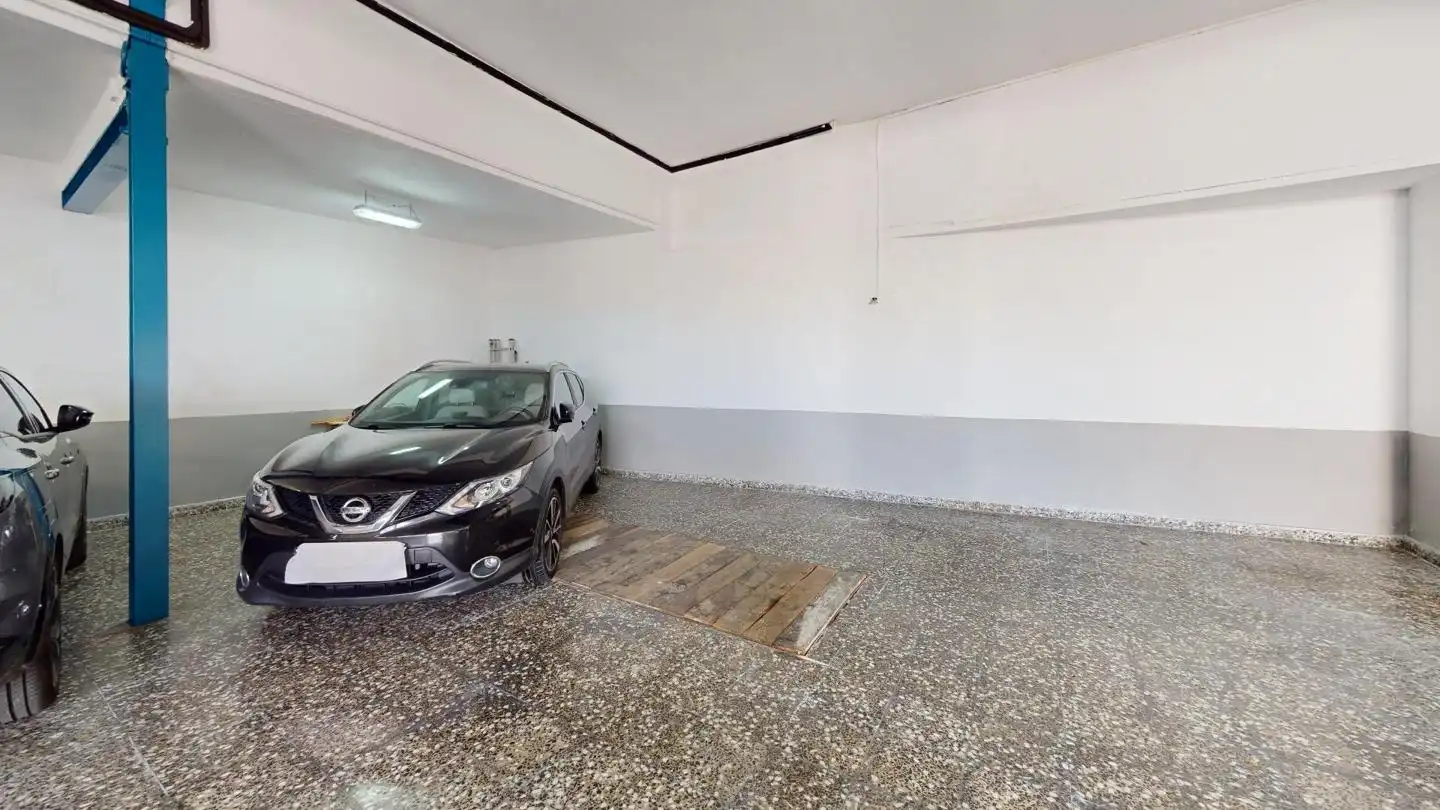 Aparcament de Casa o xalet en venda en Viladecans amb Jardí privat i Terrassa